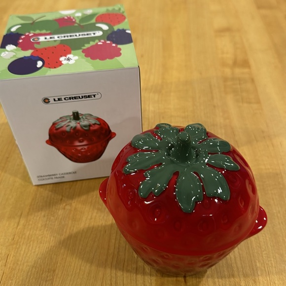 NWT Le Creuset Strawberry Stoneware Casserole, 13 oz. Adorable. Hard to … - Picture 2 of 12
